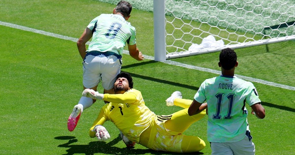 Tranh cãi quả phạt đền đầu tiên tại World Cup 2026: VAR bỏ qua lỗi việt vị của Thụy Sĩ? - hình ảnh - betokfun.vip Tranh cãi quả phạt đền đầu tiên tại World Cup 2026: VAR bỏ qua lỗi việt vị của Thụy Sĩ? - hình ảnh - betokfun.vip