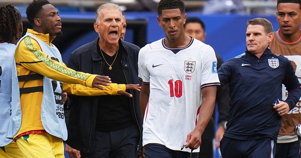 Ngôi sao đội tuyển Anh vi phạm luật mới của FIFA, lại lấy tay che miệng: Nguy cơ nhận án phạt nguội - hình ảnh - betokfun.vip Ngôi sao đội tuyển Anh vi phạm luật mới của FIFA, lại lấy tay che miệng: Nguy cơ nhận án phạt nguội - hình ảnh - betokfun.vip