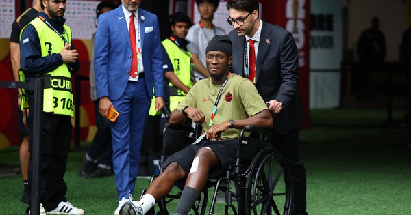 Tiền đạo Canada xuất hiện trên xe lăn sau chấn thương kinh hoàng, OKFUN cập nhật tin nóng World Cup 2026 - hình ảnh - betokfun.vip Tiền đạo Canada xuất hiện trên xe lăn sau chấn thương kinh hoàng, OKFUN cập nhật tin nóng World Cup 2026 - hình ảnh - betokfun.vip