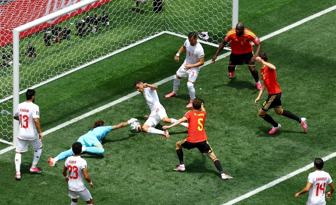 Pha cứu thua xuất thần giúp Iran hòa Bỉ ở World Cup - hình ảnh - betokfun.vip