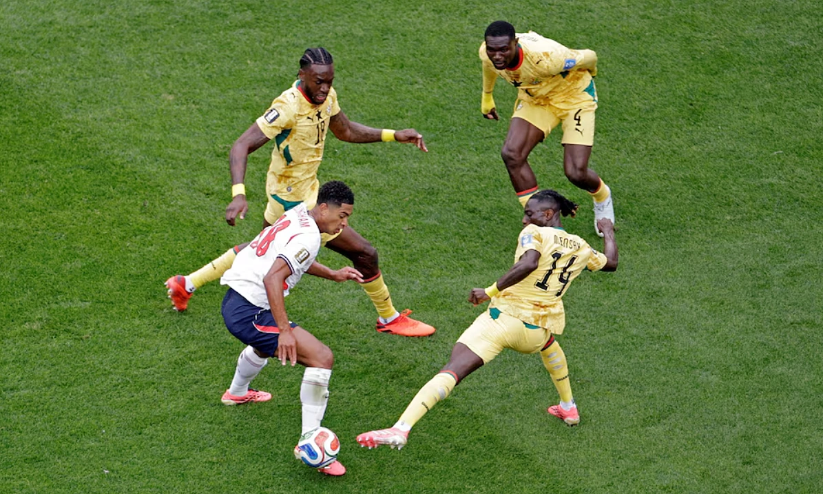 Merson: ‘Anh cần dồn bóng cho Bellingham như cách Argentina làm với Messi’ - hình ảnh - betokfun.vip