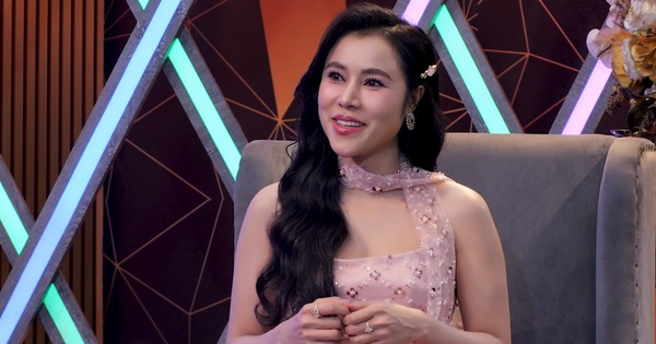 Ca sĩ Hồng Gấm tuổi 33: Kín tiếng nhưng vẫn cháy hết mình với bolero - hình ảnh - betokfun.vip