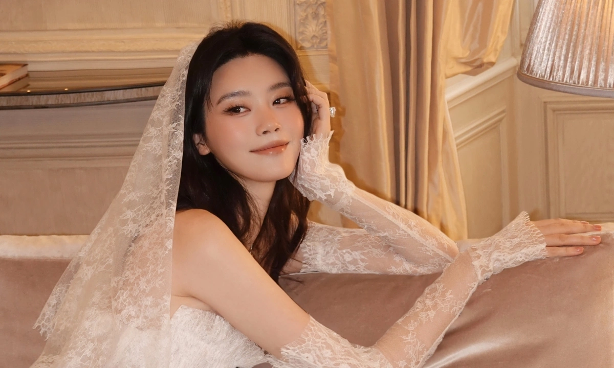 Tải app OKFUN – Cập nhật tin hot: Hề Mộng Dao rạng rỡ trong váy cưới Việt - hình ảnh - betokfun.vip