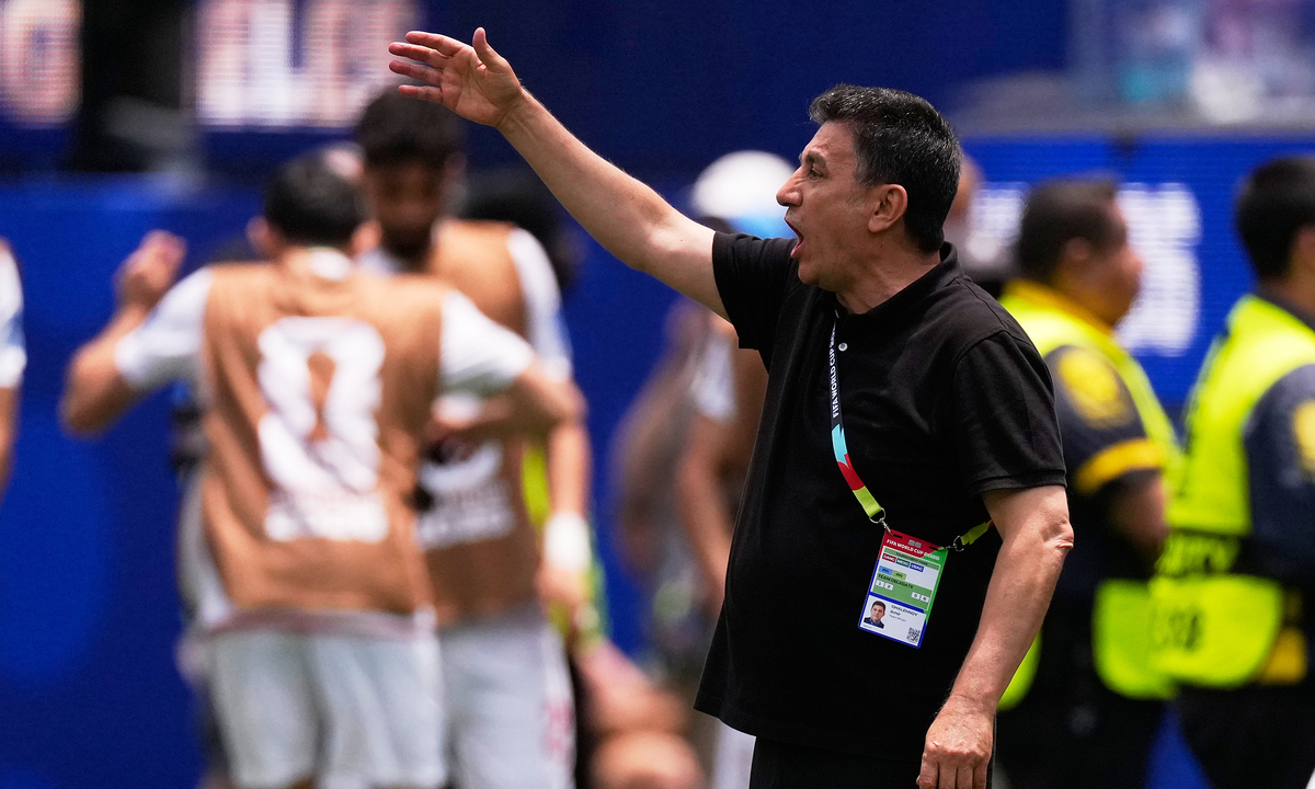 HLV Ghalenoei: ‘Iran bất bại là kỳ tích World Cup’ - hình ảnh - betokfun.vip