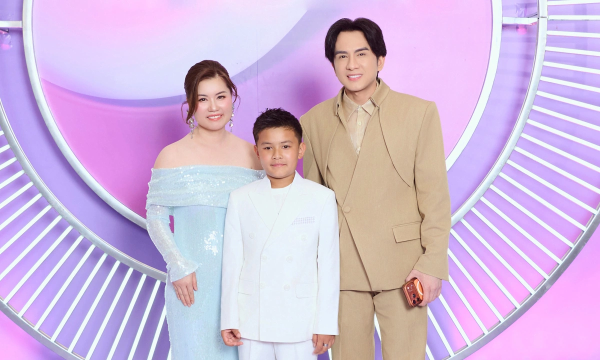 Đan Trường đưa vợ cũ và con trai đi sự kiện: góc nhìn mới cho người chơi Việt - hình ảnh - betokfun.vip Đan Trường đưa vợ cũ và con trai đi sự kiện: góc nhìn mới cho người chơi Việt - hình ảnh - betokfun.vip