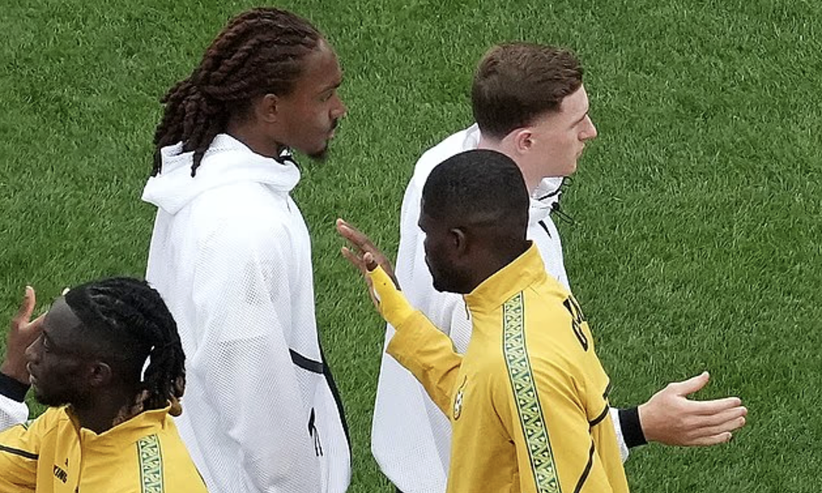 Cầu thủ Anh từ chối bắt tay đối thủ: Djed Spence và hành động gây tranh cãi tại World Cup 2026 - hình ảnh - betokfun.vip