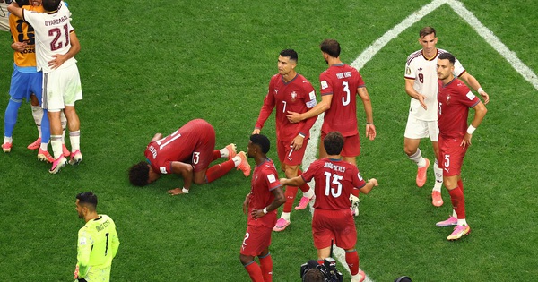 HLV Tây Ban Nha ôm Ronaldo và lời ngợi khen: Dấu ấn cảm xúc tại World Cup 2026 - hình ảnh - betokfun.vip