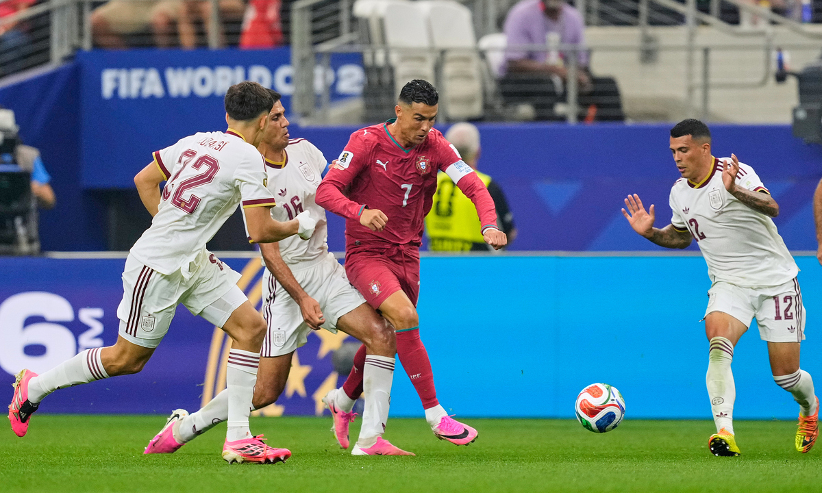 Ronaldo Nhận Điểm Thấp Nhất Trận Thua Tây Ban Nha: Cơ Hội Để Người Hâm Mộ Suy Ngẫm - hình ảnh - betokfun.vip